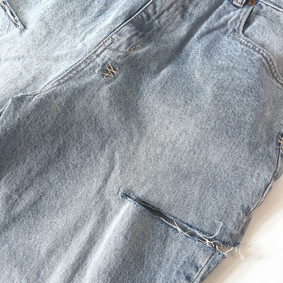 KSUBI NWT Chlo Wasted Slash Tapered Ankle Crop Jean in Faded Wash Size 31 - Picture 11 of 16